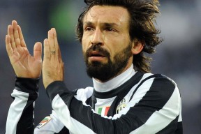 中国女篮的荣耀属于每一个球迷，女篮最高荣誉