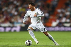 女篮加强队内沟通机制提高临场协作效率