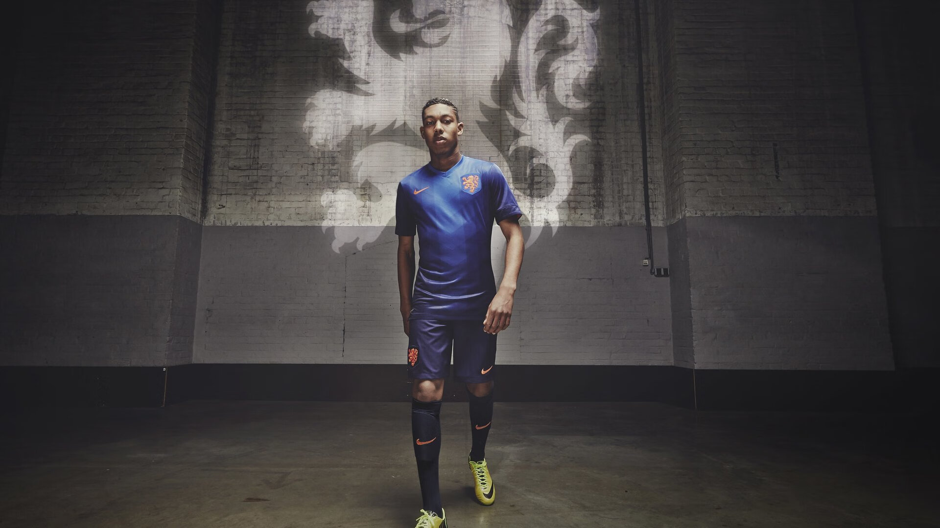 梅德韦杰夫硬地场上简直无解，节奏拿捏死死的，梅德韦杰夫专访